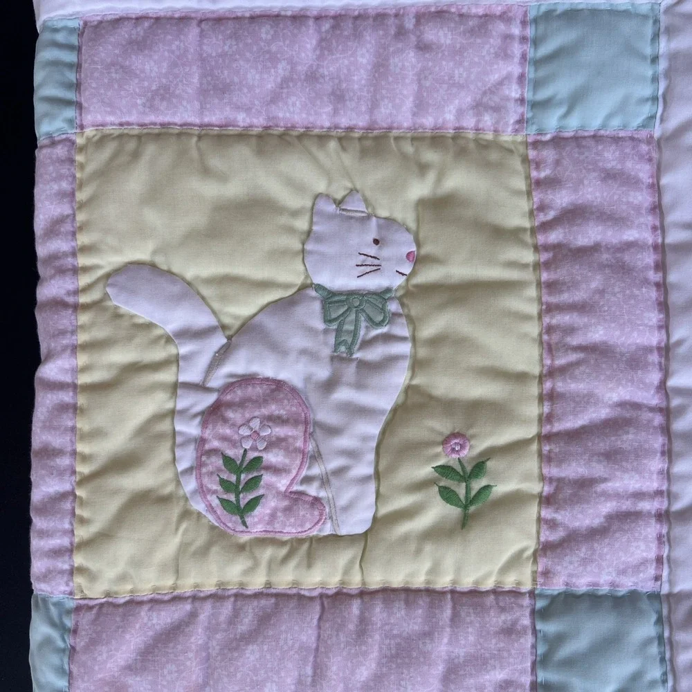 VTG House of Hatten Pastel Baby Quilt Blanket Animals 46x35 Nursery EUC